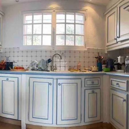 Cote D'azur: Charmante Villa, Vue Mer, Piscine,clim,calme 8/10 Personnes Roquebrune-sur-Argens