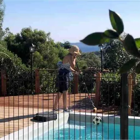 Cote D'azur: Charmante Villa, Vue Mer, Piscine,clim,calme 8/10 Personnes Villa *