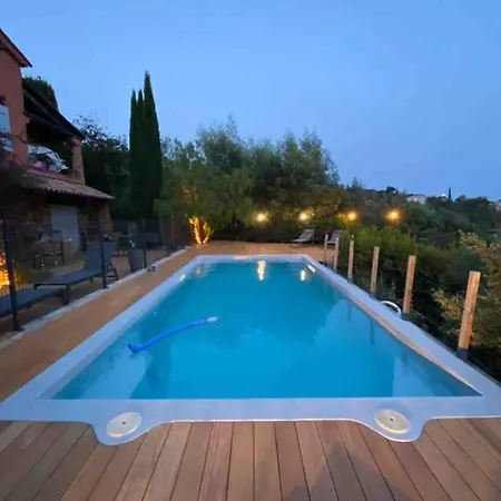 Cote D'azur: Charmante Villa, Vue Mer, Piscine,clim,calme 8/10 Personnes Villa *